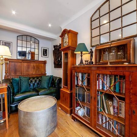 Ferienwohnung Outstanding Antique 1Br Flat In Soho London Exterior foto