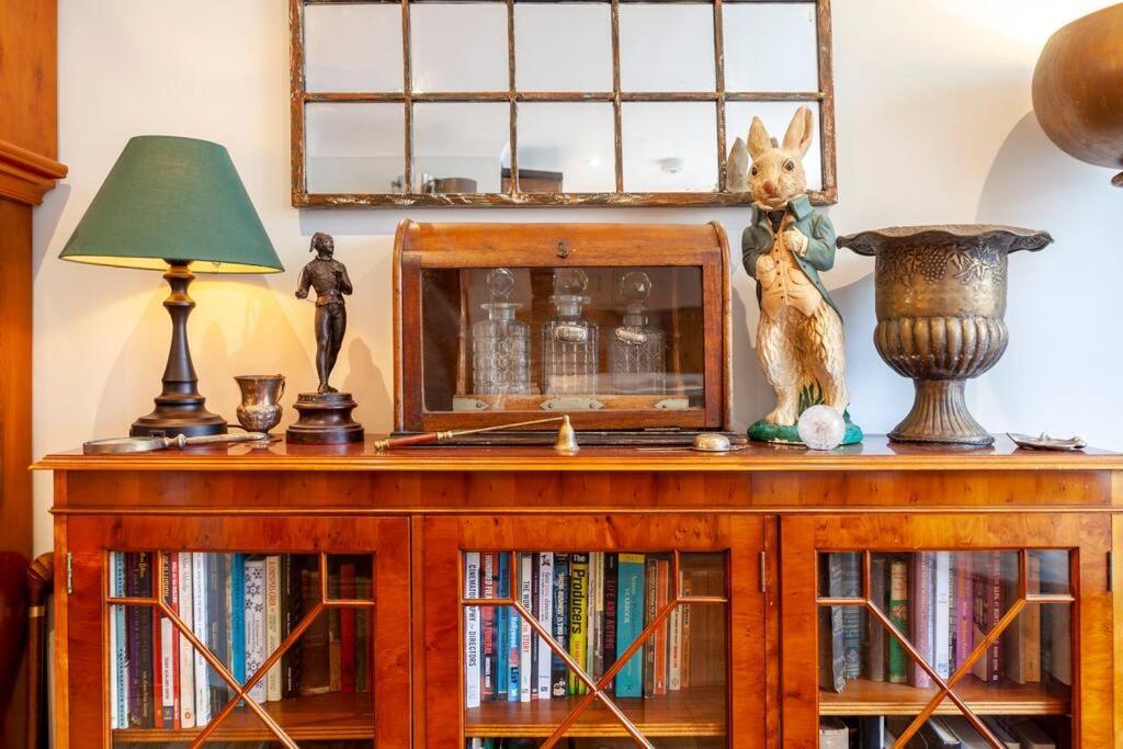 Ferienwohnung Outstanding Antique 1Br Flat In Soho London Exterior foto