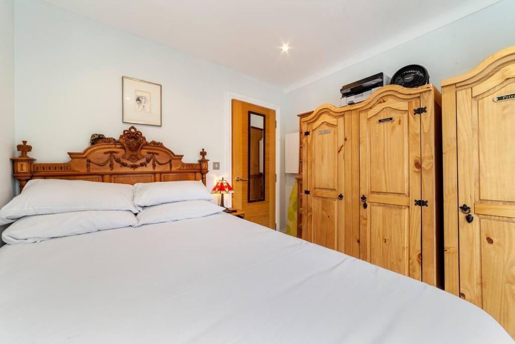 Ferienwohnung Outstanding Antique 1Br Flat In Soho London Exterior foto