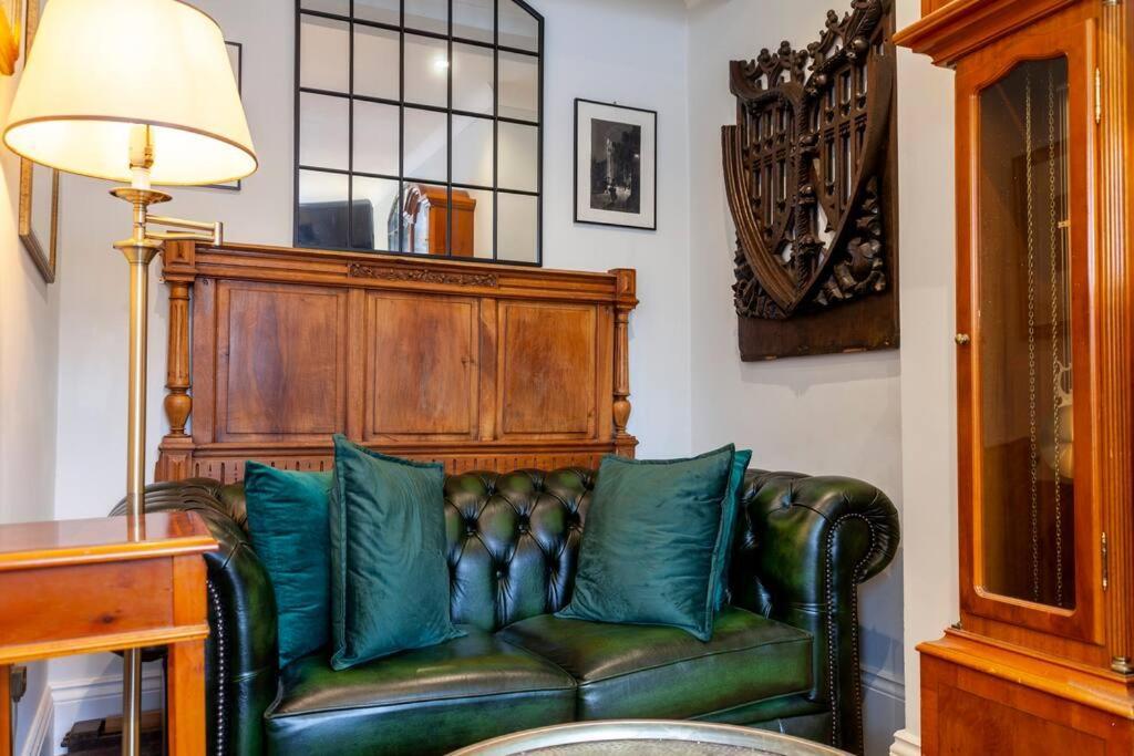 Ferienwohnung Outstanding Antique 1Br Flat In Soho London Exterior foto